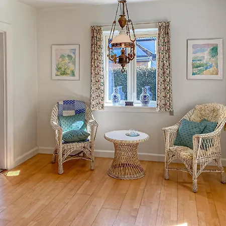 2 Bedroom In *