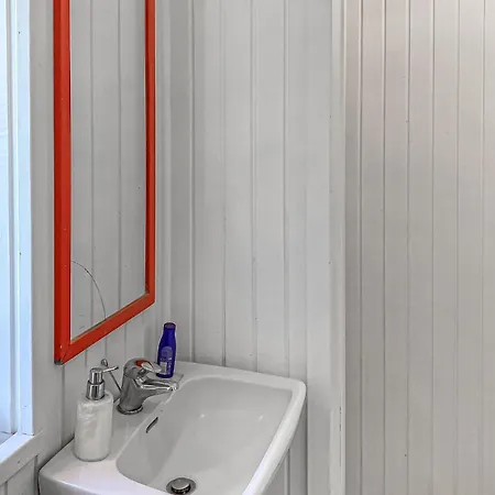2 Bedroom In بيت للعطل *